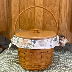 Longaberger 2000 Medium Fruit Basket w/ Botanical Fields Liner, Protector, Lid